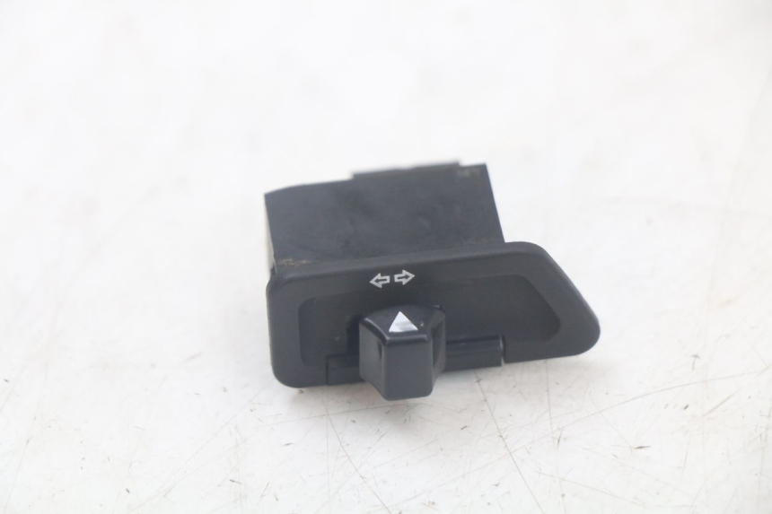 photo de TURN SIGNAL SWITCH YAMAHA XMAX X-MAX 125 (2006 - 2009)