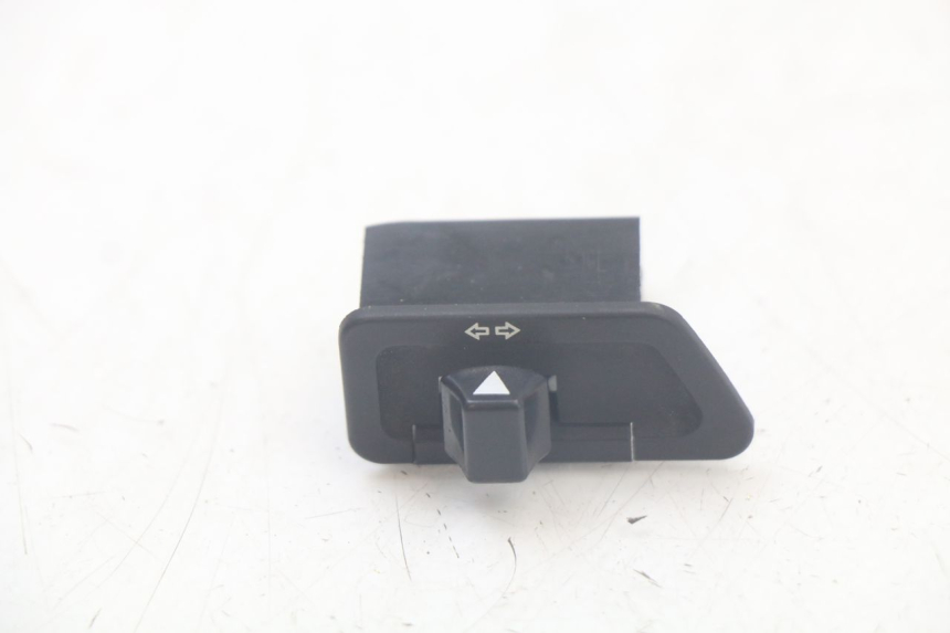 photo de TURN SIGNAL SWITCH YAMAHA XMAX X-MAX 125 (2006 - 2009)