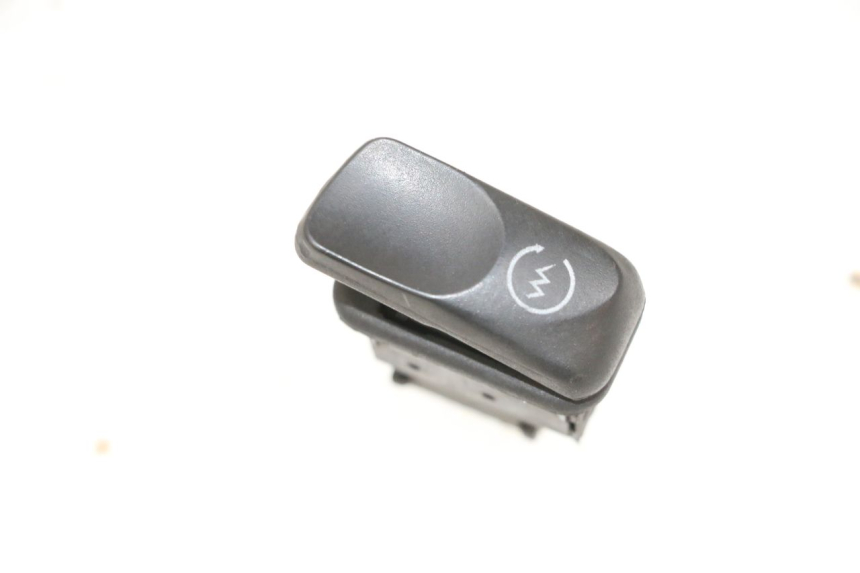 photo de STARTER SWITCH PIAGGIO VESPA GTS SUPER IE 125 (2009 - 2016) - Main view