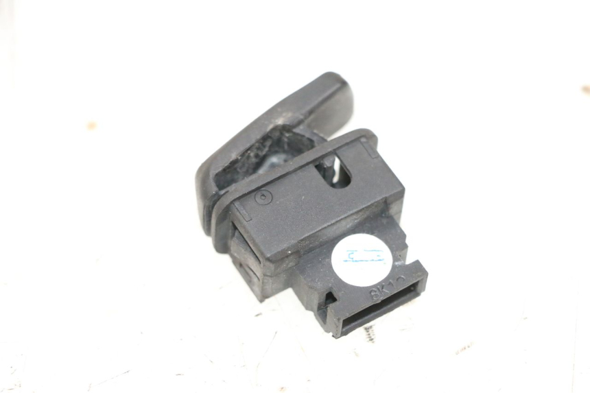 photo de STARTER SWITCH PIAGGIO VESPA GTS SUPER IE 125 (2009 - 2016) - Zoom on usage condition