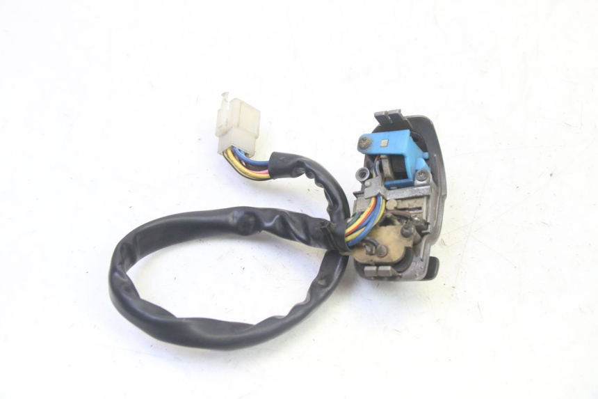 photo de RIGHT SWITCH QUADRO 4 4D 350 (2015 - 2018)