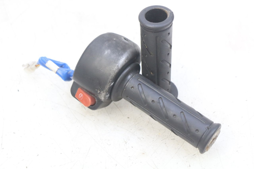 photo de RIGHT HANDLEBAR SWITCH KYMCO AGILITY 4T 50 (2018 - 2022)