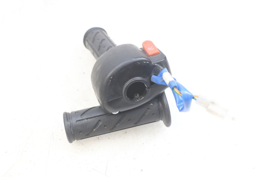 photo de RIGHT HANDLEBAR SWITCH KYMCO AGILITY 4T 50 (2018 - 2022)