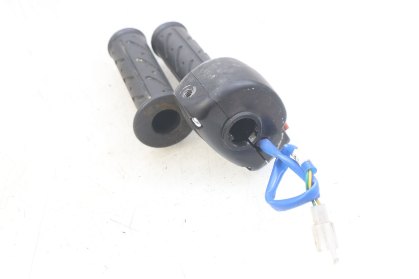 photo de RIGHT HANDLEBAR SWITCH KYMCO AGILITY 4T 50 (2018 - 2022)