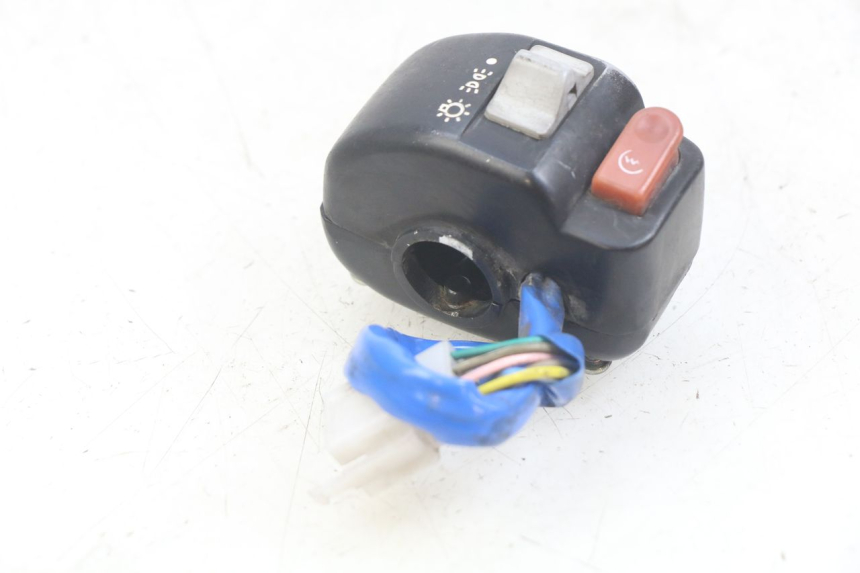 photo de RIGHT HANDLEBAR SWITCH KYMCO AGILITY 4T 50 (2005 - 2018)