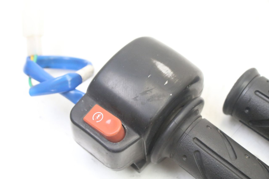 photo de RIGHT HANDLEBAR SWITCH KYMCO AGILITY 4T 50 (2018 - 2022)