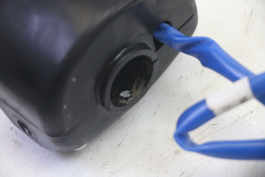 photo de RIGHT HANDLEBAR SWITCH KYMCO AGILITY 4T 50 (2018 - 2022) - Checked used part