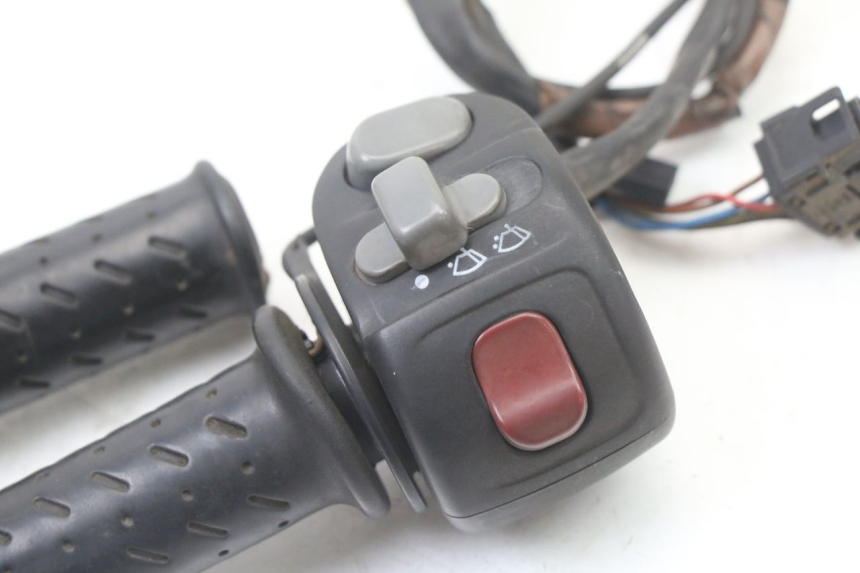 photo de RIGHT HANDLEBAR SWITCH BMW C1 125 (2000 - 2003)