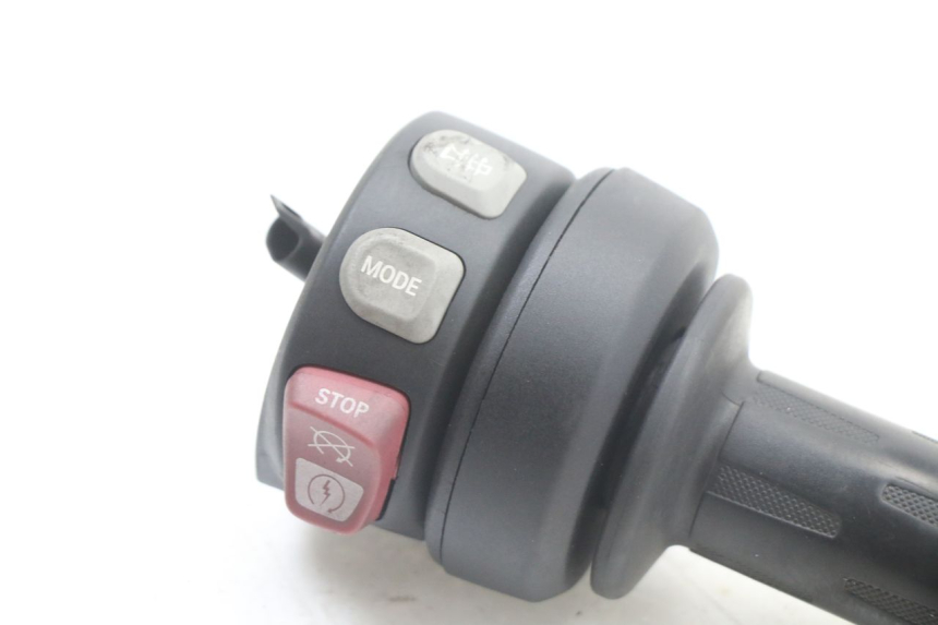 photo de RIGHT SWITCH BMW S RR ABS S1000RR 1000 (2015 - 2018)