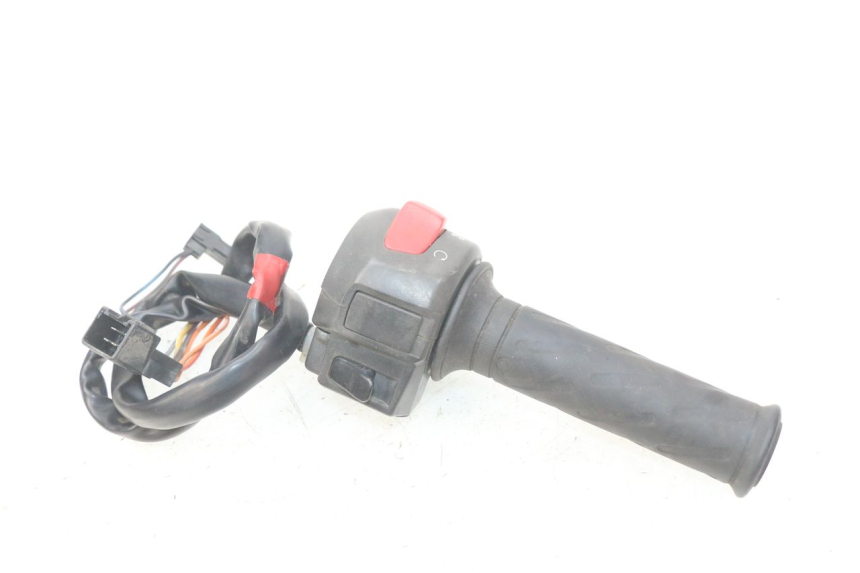 photo de RIGHT HANDLEBAR SWITCH SUZUKI BURGMAN 125 (2007 - 2014)