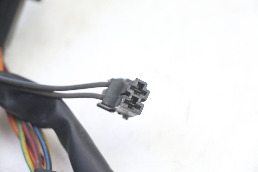 photo de RIGHT HANDLEBAR SWITCH SUZUKI BURGMAN 125 (2007 - 2014)