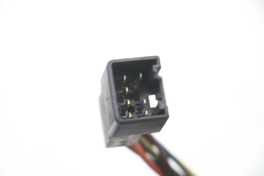 photo de RIGHT HANDLEBAR SWITCH SUZUKI BURGMAN 125 (2007 - 2014)