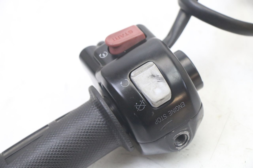 photo de RIGHT HANDLEBAR SWITCH YAMAHA BW'S BWS 125 (2010 - 2013)