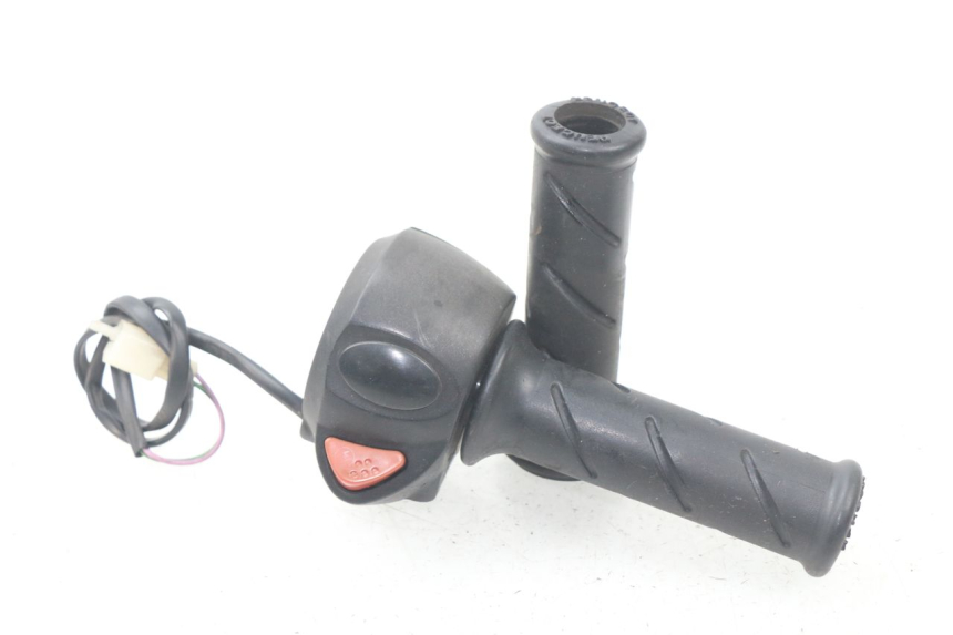 photo de RIGHT HANDLEBAR SWITCH PEUGEOT CITYSTAR 50 (2013 - 2017)