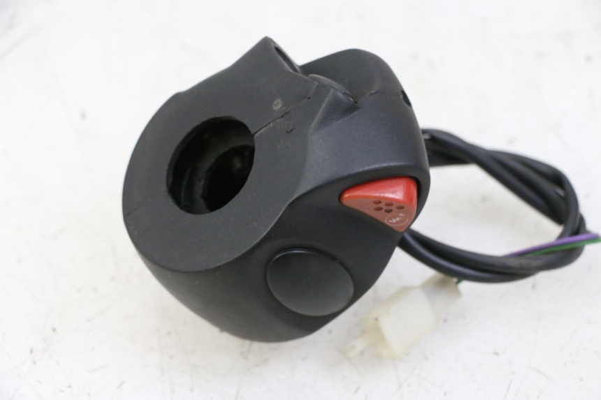 photo de RIGHT HANDLEBAR SWITCH PEUGEOT CITYSTAR 50 (2013 - 2017)