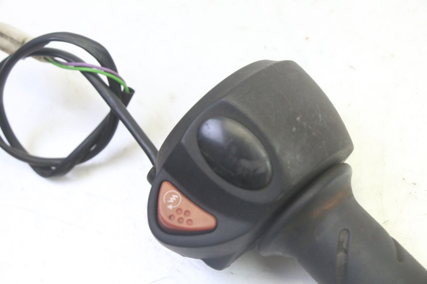 photo de RIGHT HANDLEBAR SWITCH PEUGEOT CITYSTAR 50 (2013 - 2017)