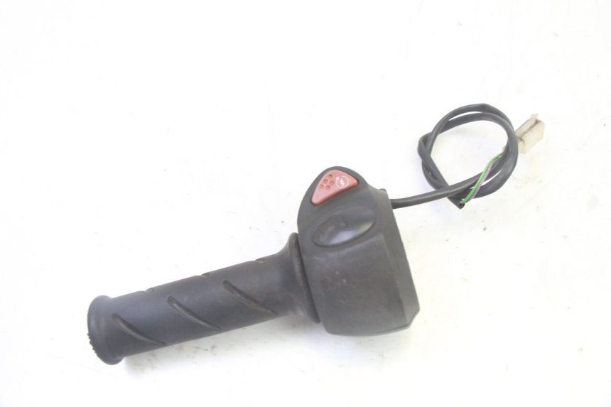 photo de RIGHT HANDLEBAR SWITCH PEUGEOT CITYSTAR 50 (2013 - 2017)