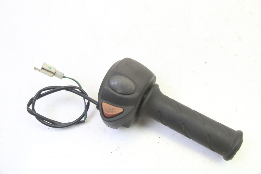 photo de RIGHT HANDLEBAR SWITCH PEUGEOT CITYSTAR 50 (2013 - 2017)