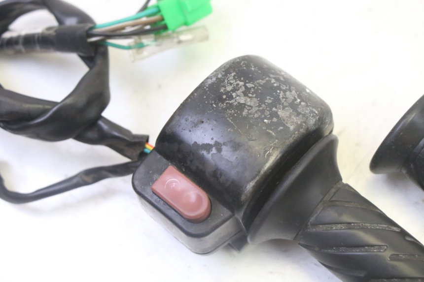 photo de RIGHT HANDLEBAR SWITCH SYM CROX 4T 50 (2016 - 2023)