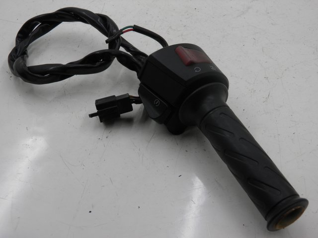 photo de RIGHT SWITCH DERBI GP MAX 250 (2006 - 2008)