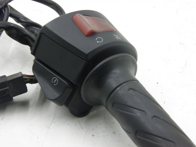 photo de RIGHT SWITCH DERBI GP MAX 250 (2006 - 2008)