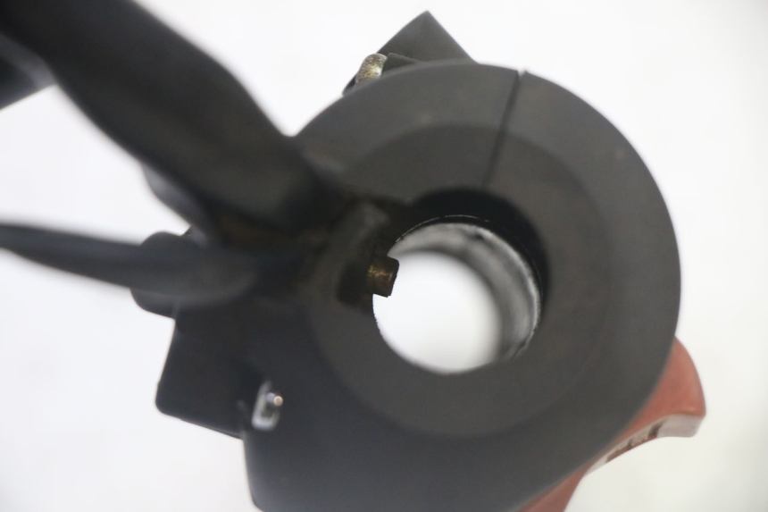 photo de RIGHT HANDLEBAR SWITCH KYMCO DINK STREET 125 (2009 - 2014)