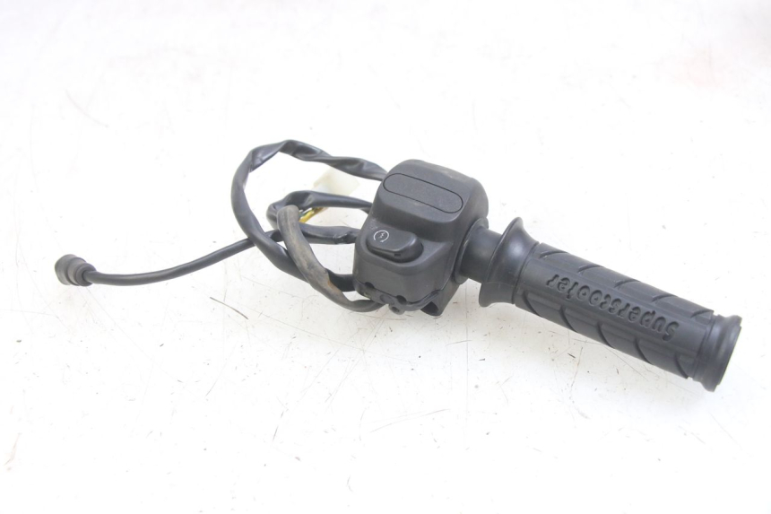 photo de RIGHT HANDLEBAR SWITCH GILERA DNA 50 (2000 - 2007)