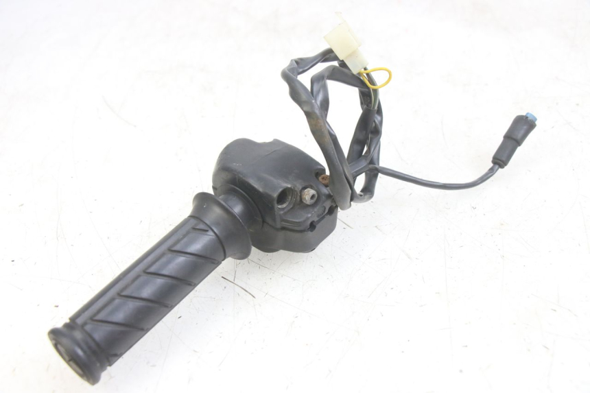 photo de RIGHT HANDLEBAR SWITCH GILERA DNA 50 (2000 - 2007)