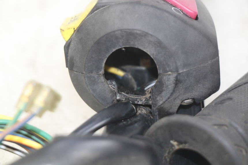photo de RIGHT HANDLEBAR SWITCH KYMCO DOWNTOWN ABS 125 (2015 - 2017)