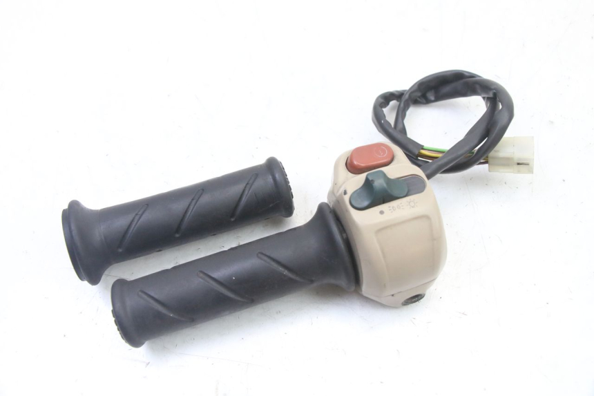 photo de RIGHT HANDLEBAR SWITCH PEUGEOT ELYSEO 125 (1999 - 2004)