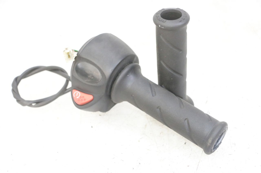 photo de RIGHT SWITCH PEUGEOT ELYSTAR 125 (2002 - 2007)