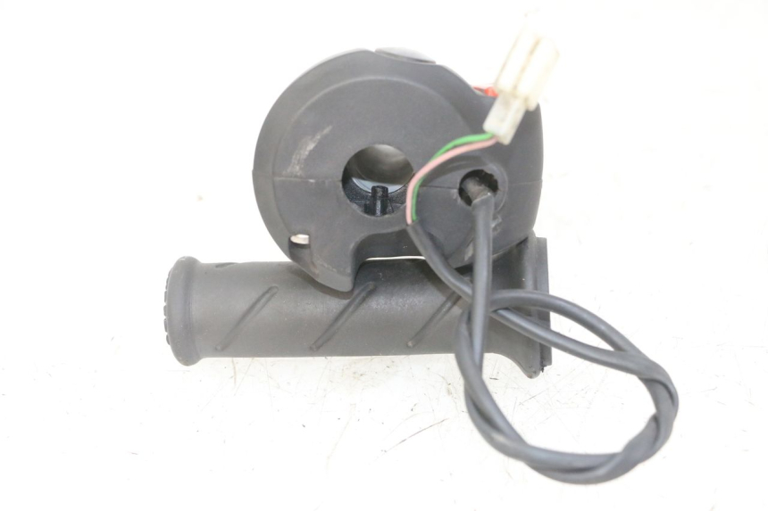 photo de RIGHT SWITCH PEUGEOT ELYSTAR 125 (2002 - 2007)