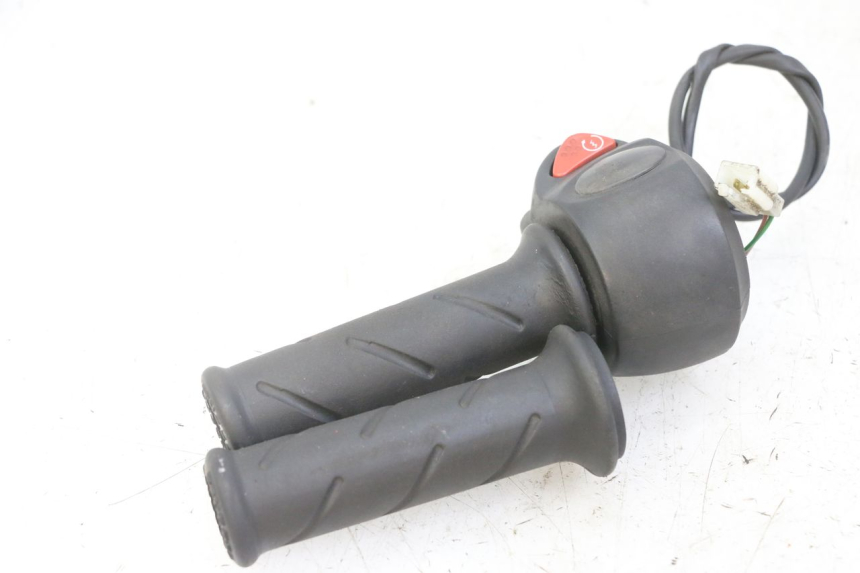 photo de RIGHT SWITCH PEUGEOT ELYSTAR 125 (2002 - 2007)