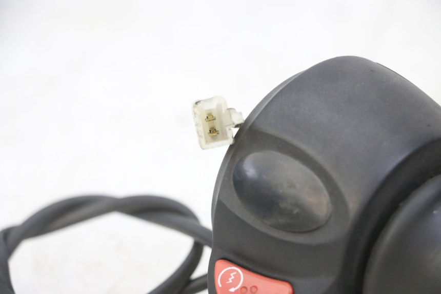 photo de RIGHT SWITCH PEUGEOT ELYSTAR 125 (2002 - 2007)