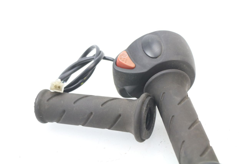 photo de RIGHT HANDLEBAR SWITCH PEUGEOT ELYSTAR 50 (2002 - 2014)