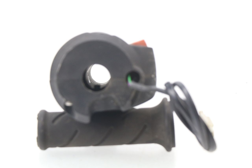 photo de RIGHT HANDLEBAR SWITCH PEUGEOT ELYSTAR 50 (2002 - 2014)