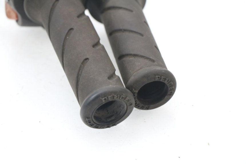 photo de RIGHT HANDLEBAR SWITCH PEUGEOT ELYSTAR 50 (2002 - 2014)