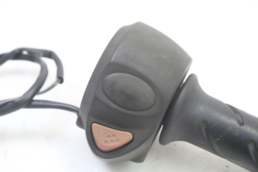 photo de RIGHT HANDLEBAR SWITCH PEUGEOT ELYSTAR 50 (2002 - 2014)