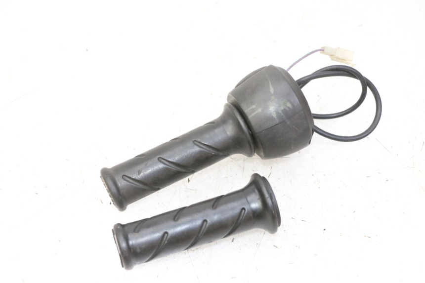 photo de RIGHT HANDLEBAR SWITCH PEUGEOT ELYSTAR 50 (2002 - 2014)