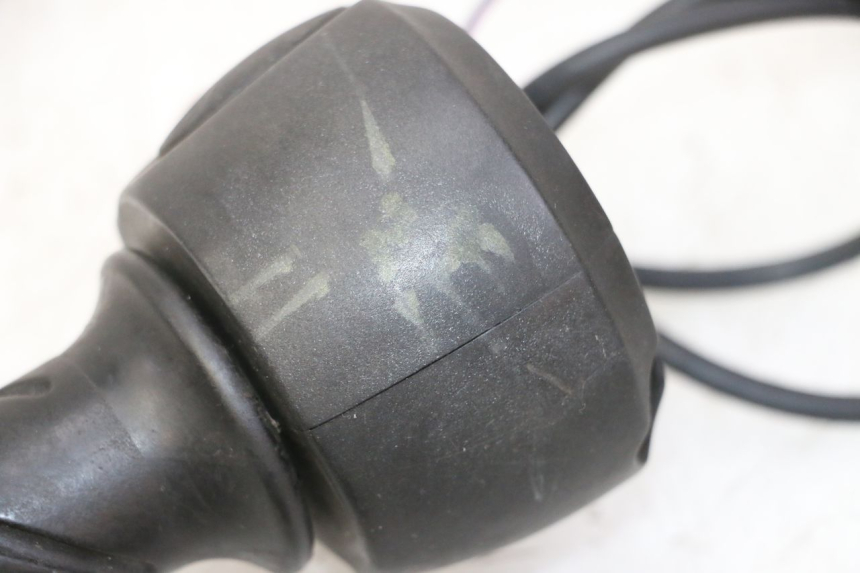 photo de RIGHT HANDLEBAR SWITCH PEUGEOT ELYSTAR 50 (2002 - 2014)