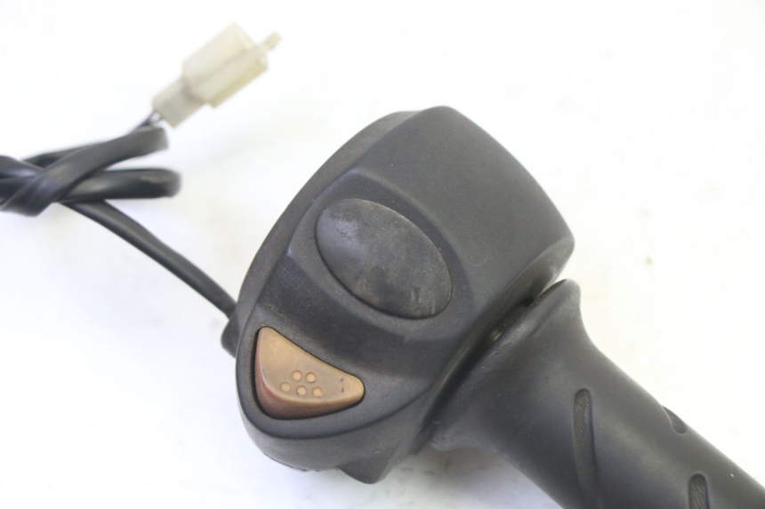 photo de RIGHT HANDLEBAR SWITCH PEUGEOT ELYSTAR 50 (2002 - 2014)