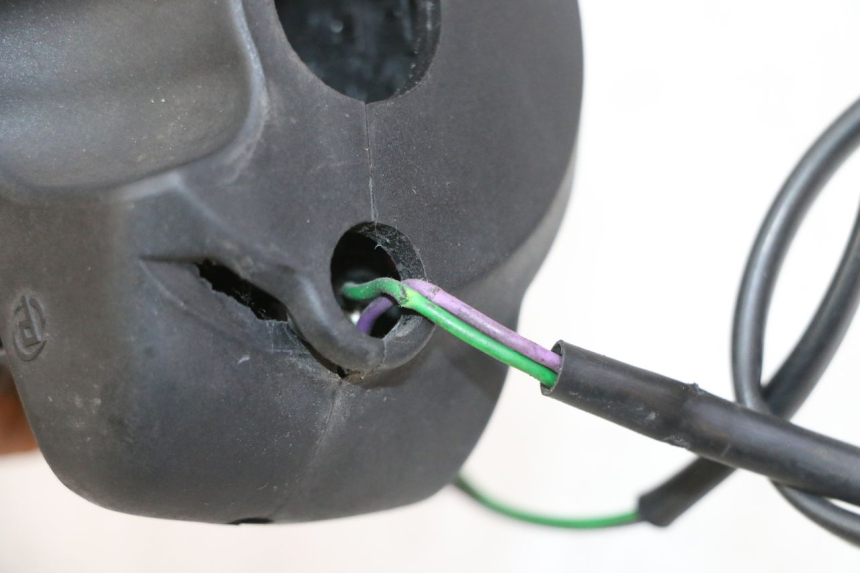 photo de RIGHT HANDLEBAR SWITCH PEUGEOT ELYSTAR 50 (2002 - 2014)