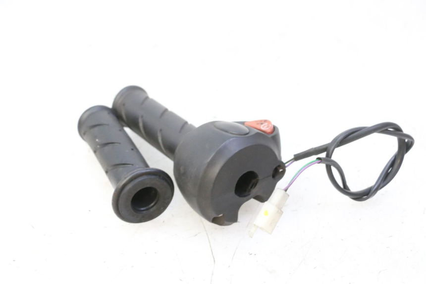 photo de RIGHT HANDLEBAR SWITCH PEUGEOT ELYSTAR 50 (2002 - 2014)