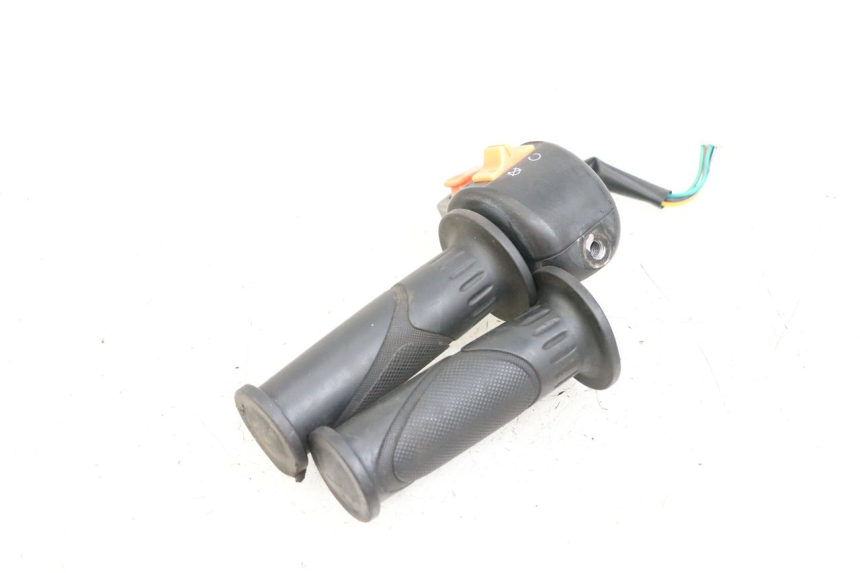 photo de RIGHT HANDLEBAR SWITCH JM MOTORS EVOLIS 4T 50 (2018 - 2022)