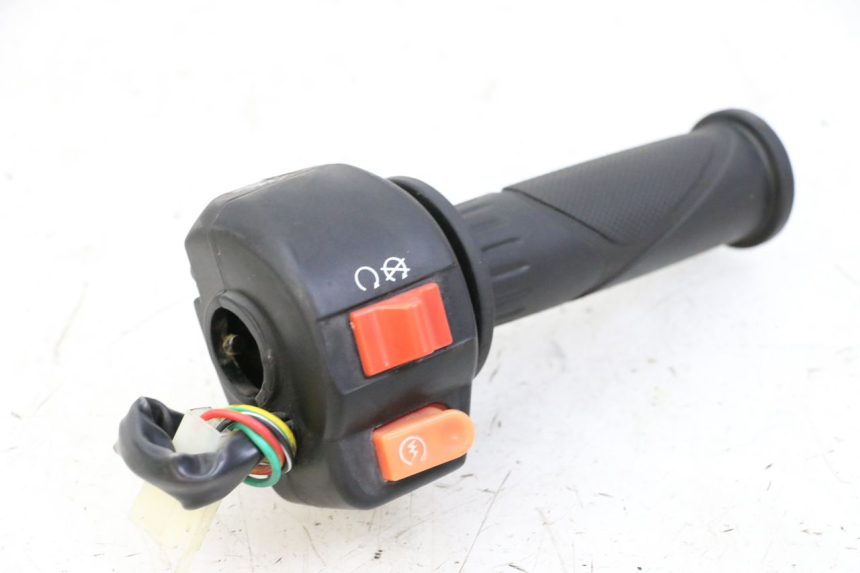 photo de RIGHT HANDLEBAR SWITCH JM MOTORS EVOLIS 4T 50 (2018 - 2022)
