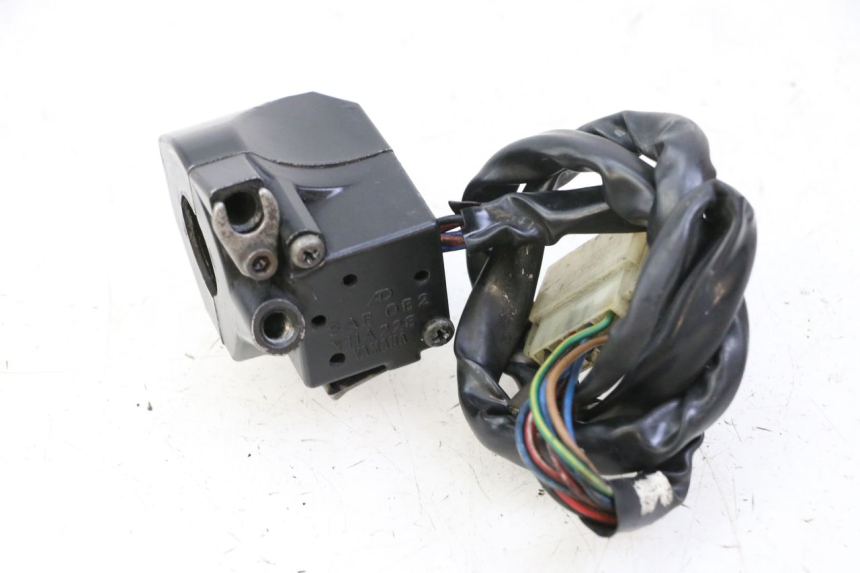 photo de RIGHT SWITCH YAMAHA FJ 36Y 1100 (1984 - 1985)