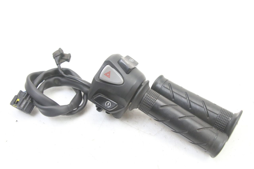 photo de RIGHT SWITCH HONDA FORZA 125 (2021 - 2025)