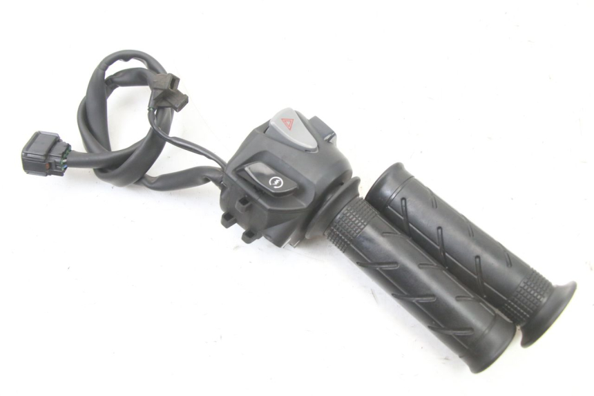 photo de RIGHT SWITCH HONDA FORZA 125 (2021 - 2025)