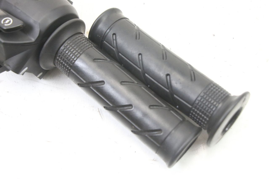 photo de RIGHT SWITCH HONDA FORZA 125 (2021 - 2025)