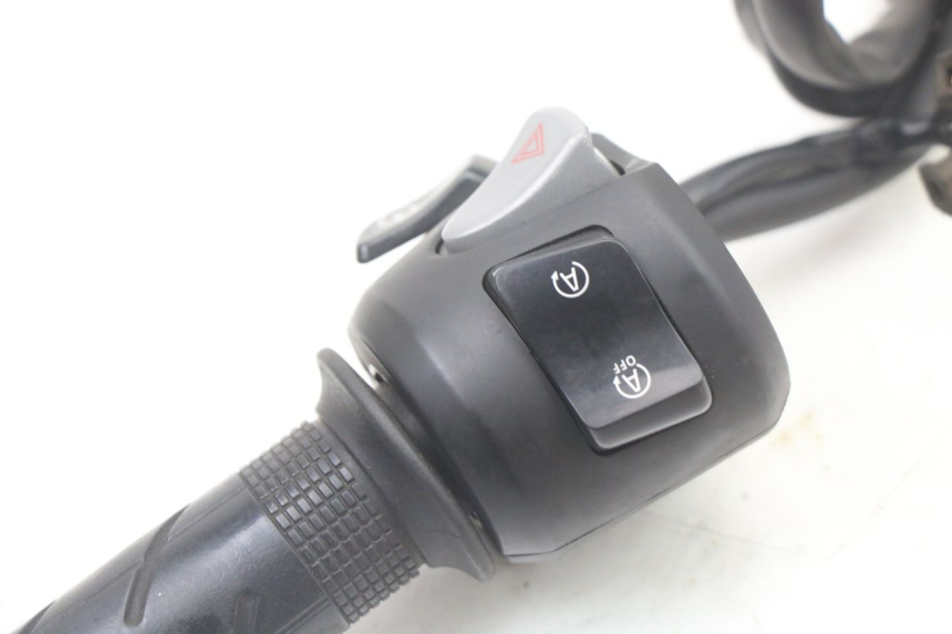 photo de RIGHT SWITCH HONDA FORZA 125 (2021 - 2025)